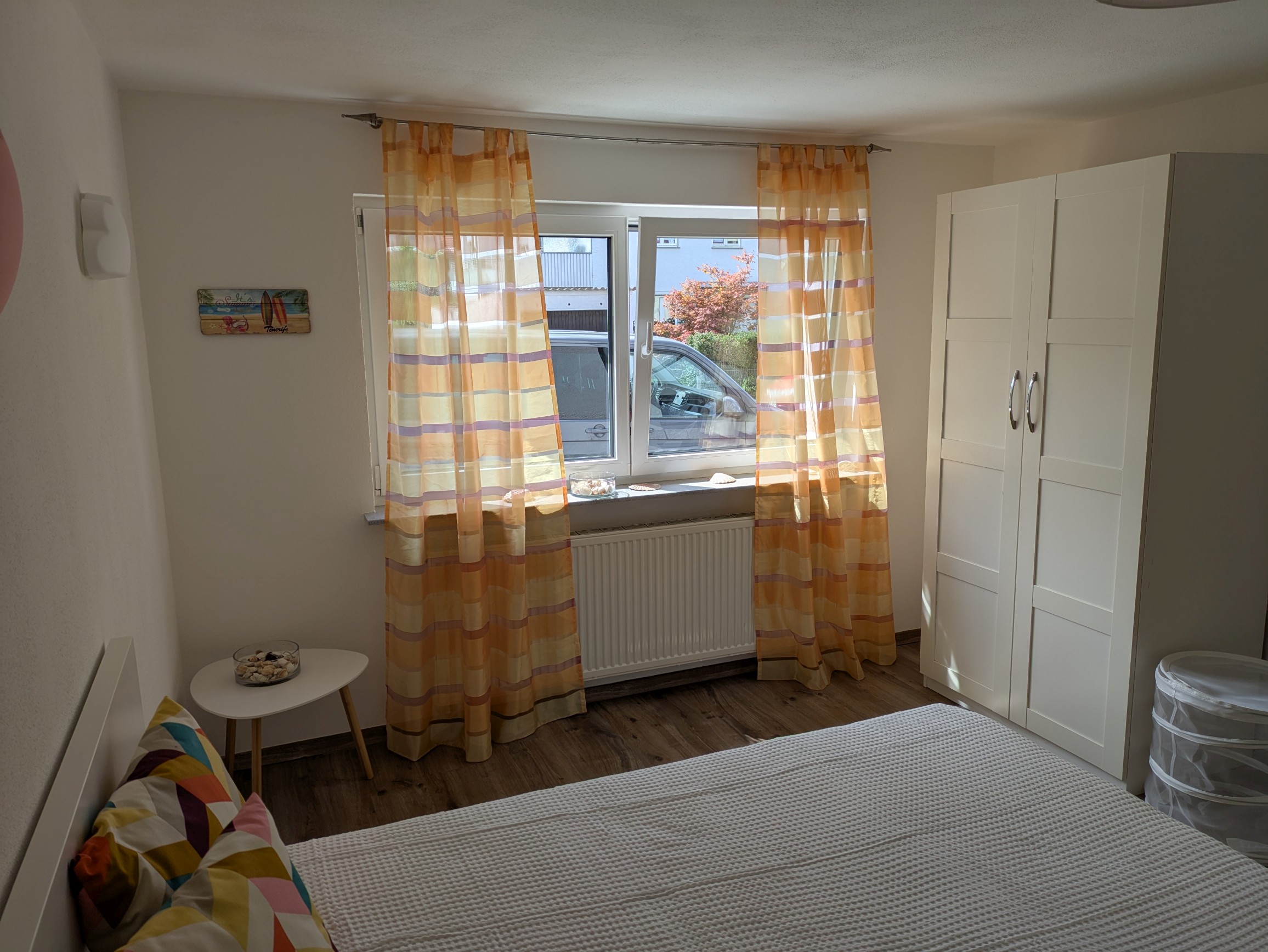 Schlafzimmer 1 Kleiderschrank